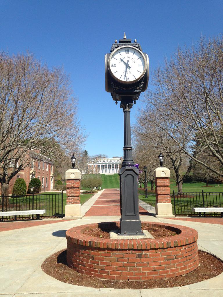 Stonehill2016's tweet photo. Happy Earth Day everyone! Remember to reduce, reuse, and recycle to keep this campus as beautiful as ever!! http://t.co/i3LCw5I0To