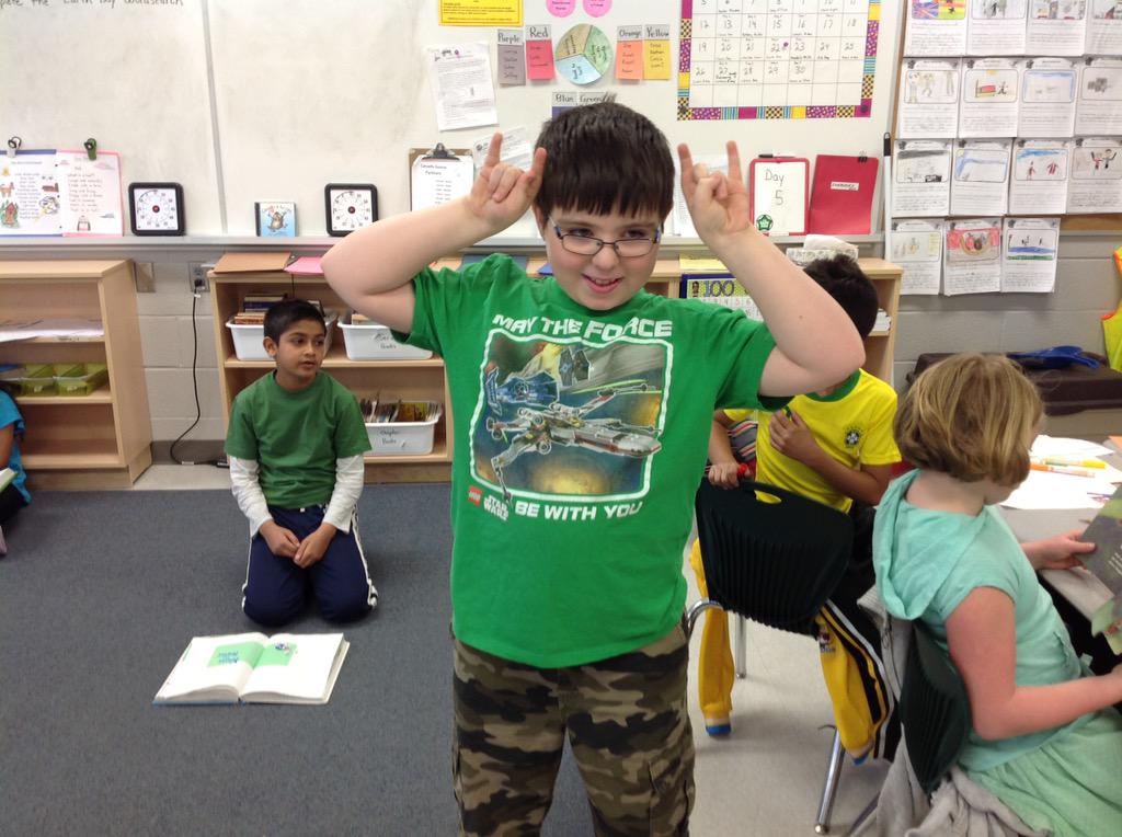 mrsblsclass's tweet photo. Wearing green for Earth Day! @ugdsb @wcwinegardps http://t.co/WtlBnNsZ67