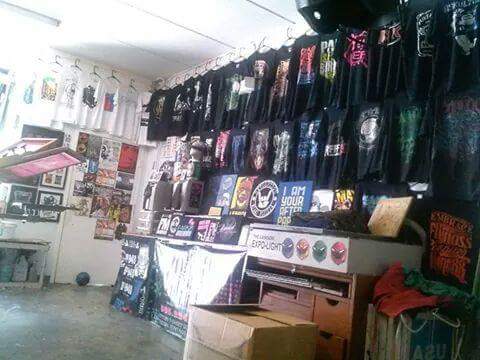 ShirtSeries's tweet photo. Wall of Fame! @ShirtSeries # local Band Shirts http://t.co/mmHsfsqV4M