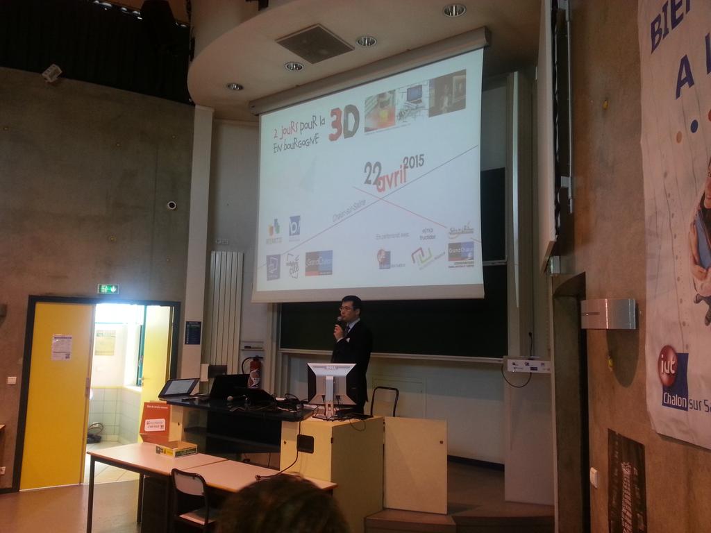 barrasarnaud's tweet photo. Journee 3D c est parti http://t.co/lsPoNmaE0W