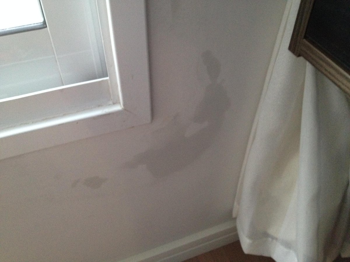 pabaggio81's tweet photo. infiltração no apartamento da @livingcyrela @cyrela_sul http://t.co/26LabAAxHC