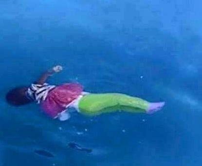 Ross_Manzanas's tweet image. La preghiera laica di Erri de Luca per chi aveva sogni che non si realizzeranno più #whyagain youtu.be/fcF0LCBSMIE