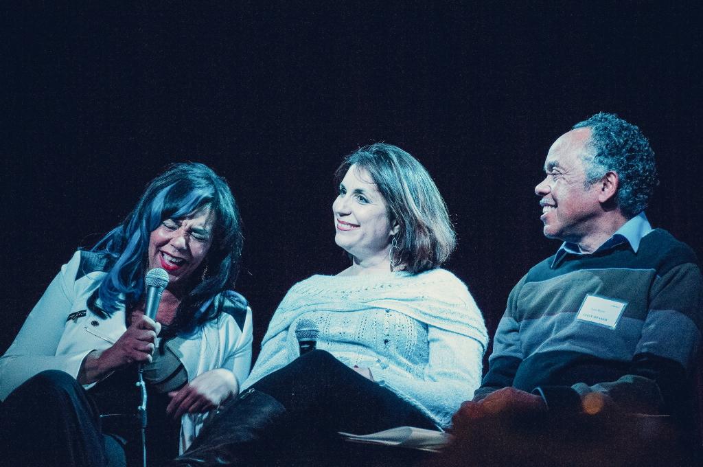 _ybonaparte's tweet photo. Yesterday @Latina Laugh Makers a @CSUF_LCI event with @kikimelendez @CharoToledo2011 &amp; #LuisReyes #CSUFcommWeek http://t.co/DzNu0rdlCk