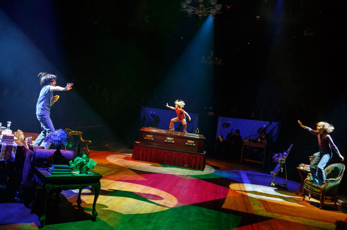 NYUScholasTix's tweet image. Have you seen #funhomemusical? Sound off in the comments of @JesseKGreen’s review: bit.ly/1DAORGh