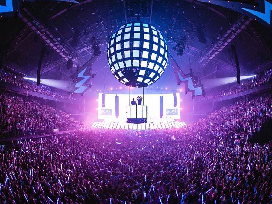 subsonicsystem's tweet photo. The best dj´s @dimitrivegas @likemike http://t.co/Yf0QWRSBan