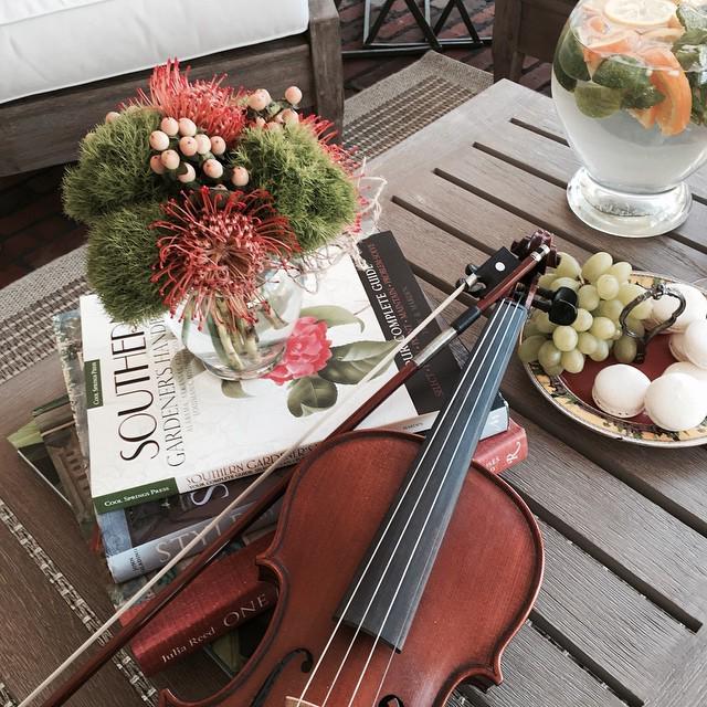 Today's #photooftheday is a tease from yesterday's photo shoot @ the @nashvillesymphony Sh… ift.tt/1K5bVCg