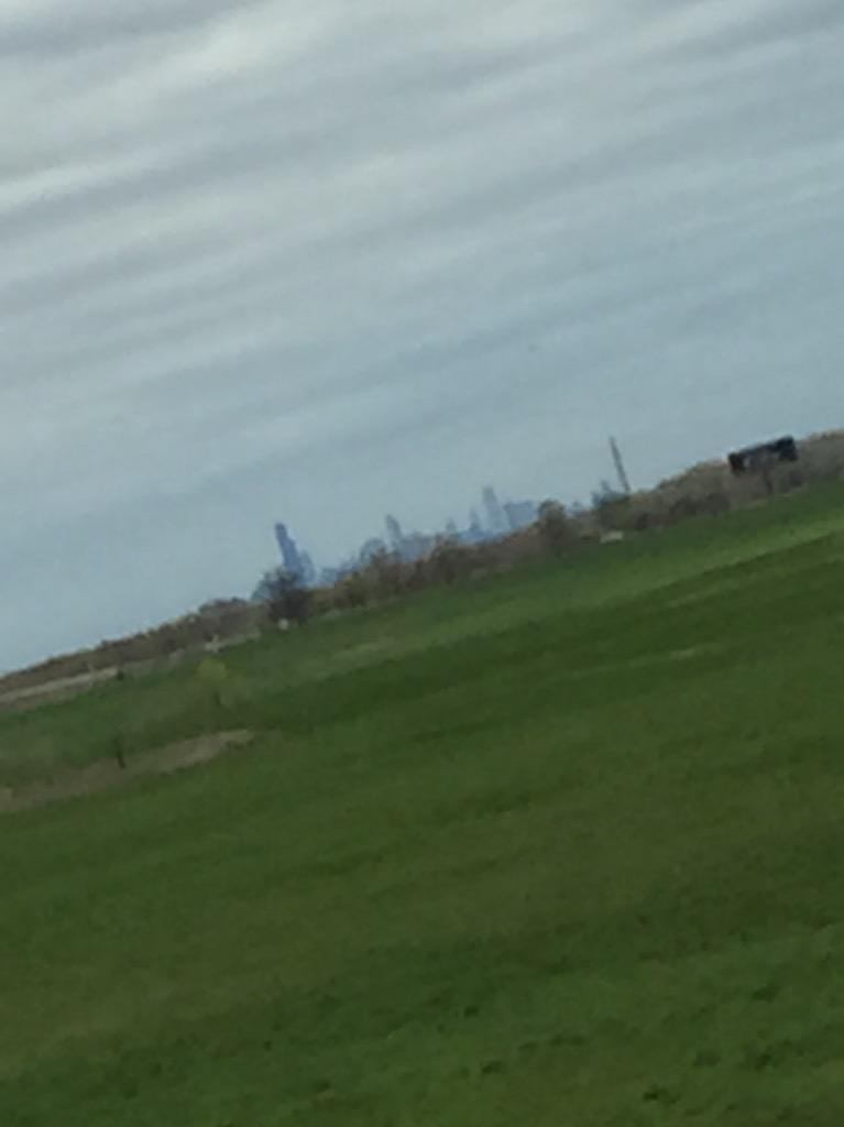 Harles_Bell's tweet photo. Chicago Skyline in the distance! Half Way to St. Louis!! #FIRSTChamp #omgrobots http://t.co/2DYqQczHGo