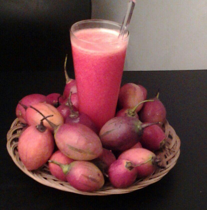RumahKafe_WiFi's tweet photo. Enjoy juice terong belanda @RumahKafe_WiFi http://t.co/YZsVPxrOt4