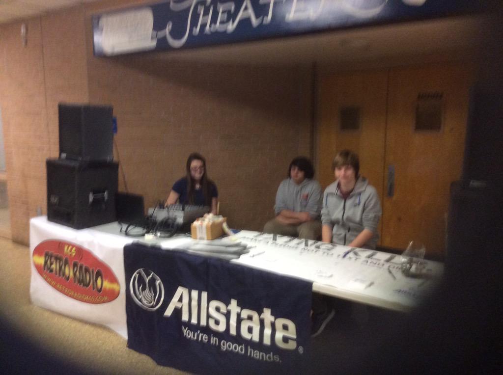 KarnsNetwork's tweet photo. Broadcasting from the @KarnsHighSchool Cafeteria for #hsrd2015! http://t.co/gAl9nzmtLU