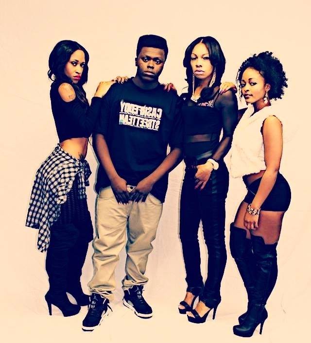 cfstpromoqueen's tweet photo. @MsFaNess @reyrey_singer @zusecfst 
 #cashfeddystreetteam #WeWerkin #PhotoShoot #Artist #Promotion
 Let's Get It http://t.co/nATCUBxgML