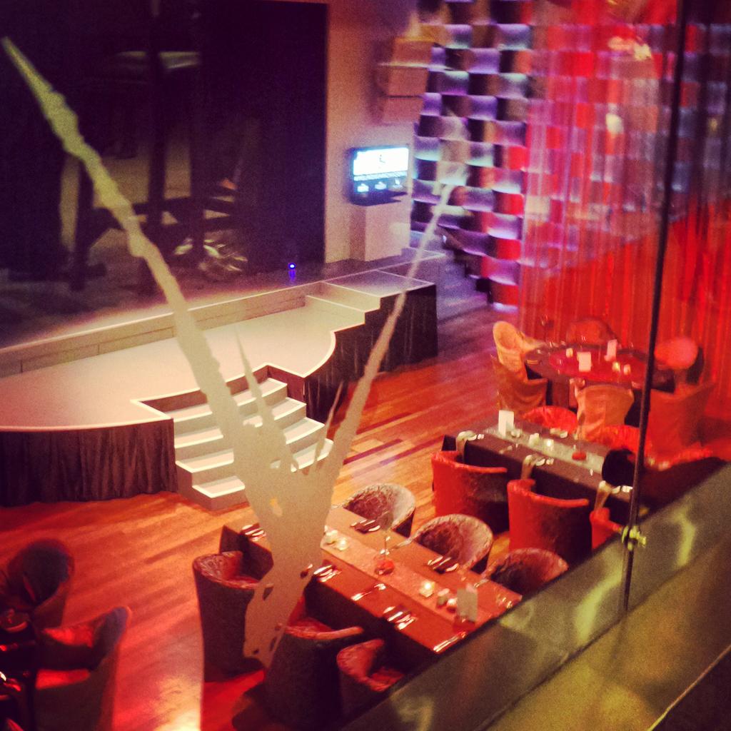 Find the V for <a href="/TheVenueMA/">The Venue</a>... stunning! #melrosearchicons