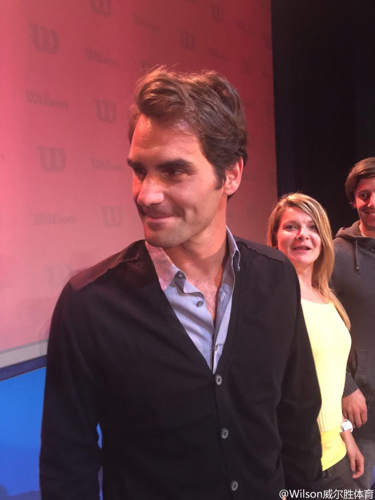 SteakWang's tweet photo. Wilson conference in Barcelona via sinaweibo @rogerfederer http://t.co/KMrUSQhhYD