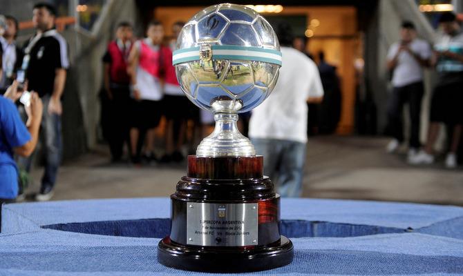 RiverLPM's tweet photo. Si River gana la Supercopa Argentina ante Huracán, embolsará $ 2.000.000 http://t.co/aSOGtb9yEa http://t.co/m3TVOkzqKS