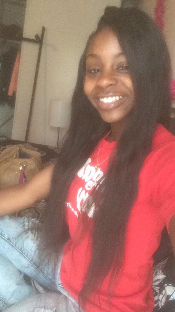 _NaturalBaddAzz's tweet photo. I rarely smile 😼 http://t.co/Bc60mNCeCk