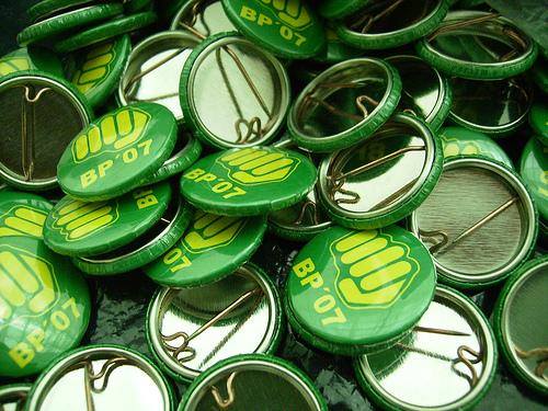 MacroGrafic's tweet image. !!! No te quedes sin tus chapas !!!