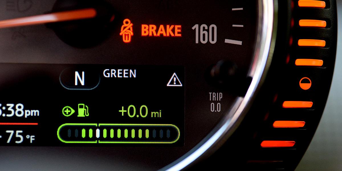 MINImexico's tweet photo. #MINI celebra el #DiaDeLaTierra con la tecnología #MINIMALISM. Disfruta la función Auto Start-Stop y el modo GREEN. http://t.co/feLM9RjeUc