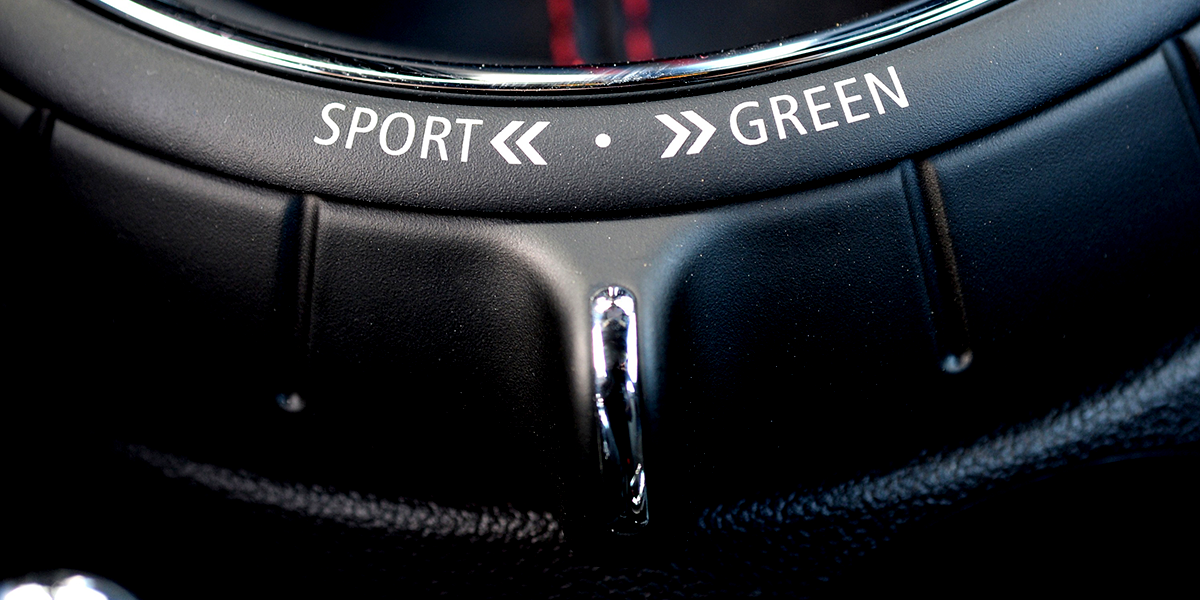 MINImexico's tweet photo. #MINI celebra el #DiaDeLaTierra con la tecnología #MINIMALISM. Disfruta la función Auto Start-Stop y el modo GREEN. http://t.co/feLM9RjeUc