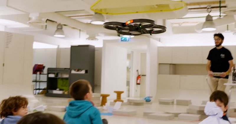 Parrot's tweet photo. #Drone invasion in #Education to be expected! http://t.co/SXXw3CizlT
with @tickleapp #kidsandcode #reseach http://t.co/3iaSzyXPdQ
