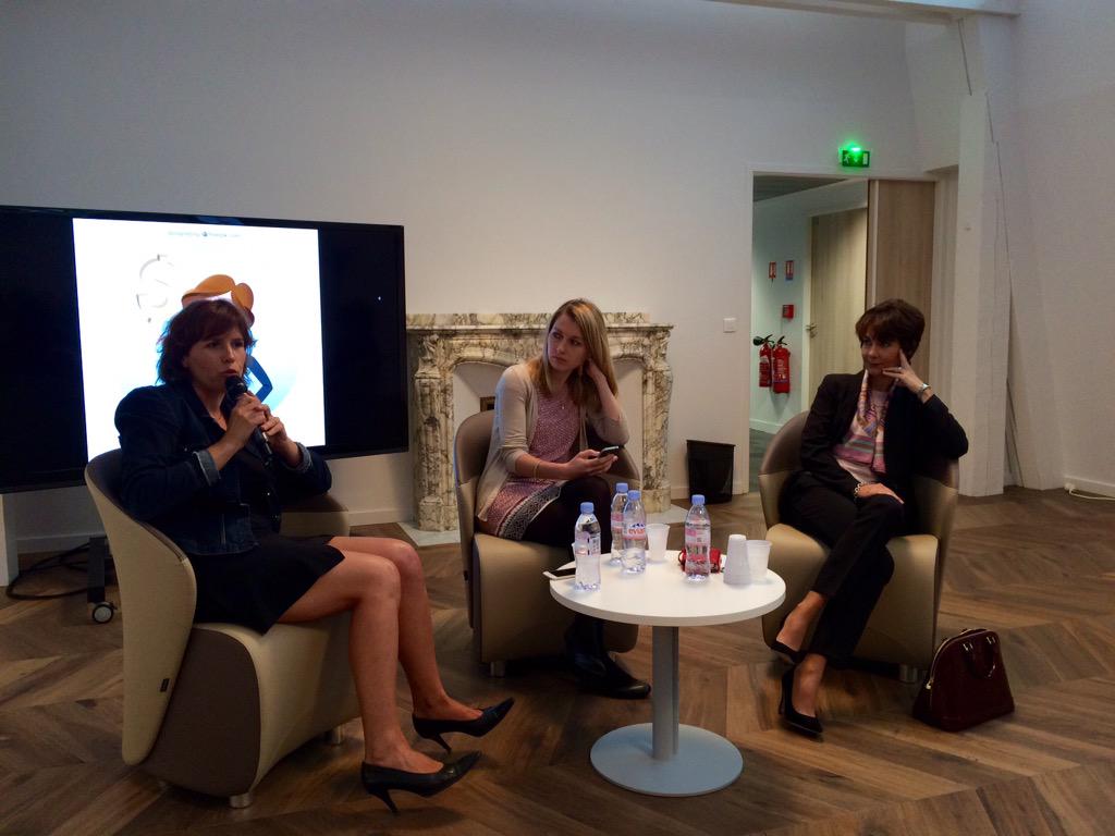 camdurand's tweet photo. En live du 2ème Meetup @DigitalGirls31 ! Mille mercis @cec_morel @AuroreBeug @AuroreFoulon @MidiCapital #leveedefonds http://t.co/swVBr3lNKw