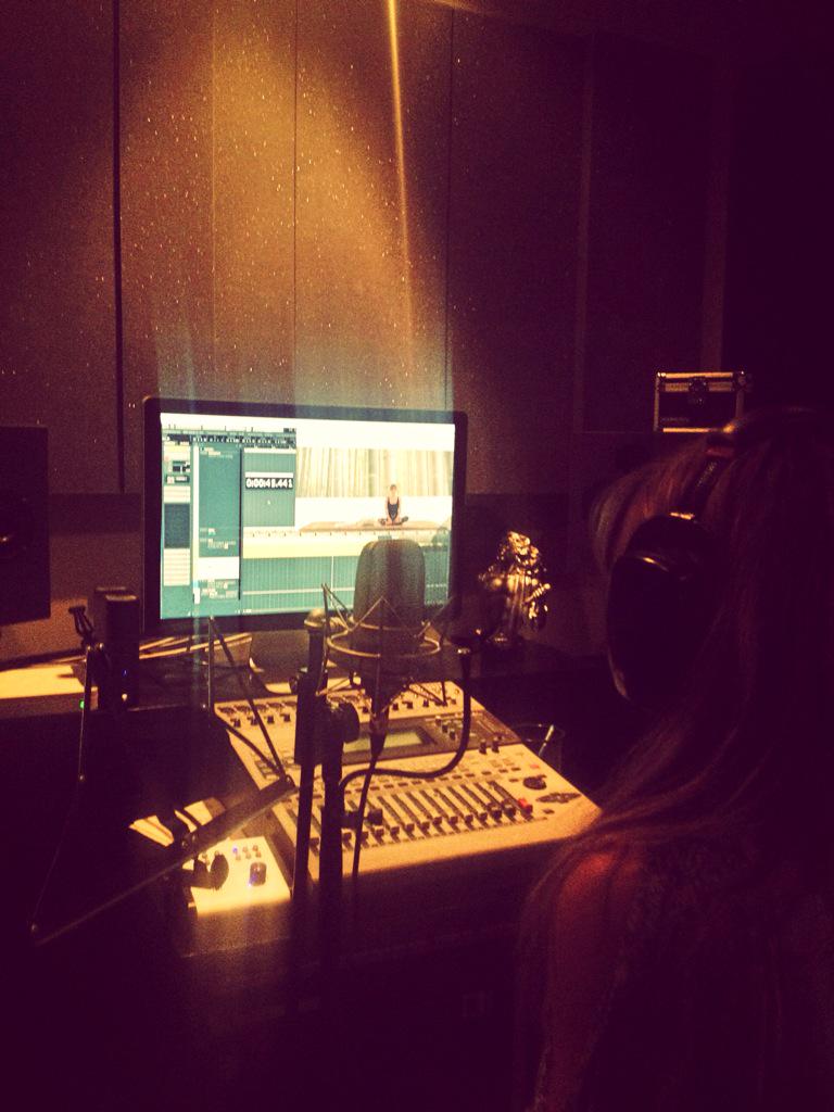 BlocCProduction's tweet photo. #Recording #voiceover with @drishtiyogi for @monyogavirtuel . Sounding great :) #montreal http://t.co/w5PgTulJLU