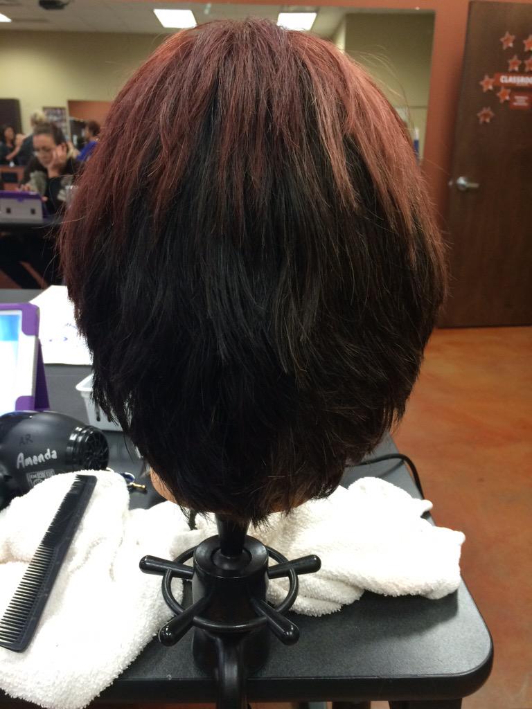 DreaminNTheRain's tweet image. @regencybeauty My freehand clipper cut!! Good idea #StudioLuma