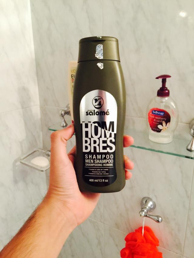 SaboraCafe_'s tweet photo. ¿No les da rabia tener que usar el Shampoo de su mamá o hermana y quedar oliendo a mujer? Yo ya encontré la solución: http://t.co/QXFAPOqh3x