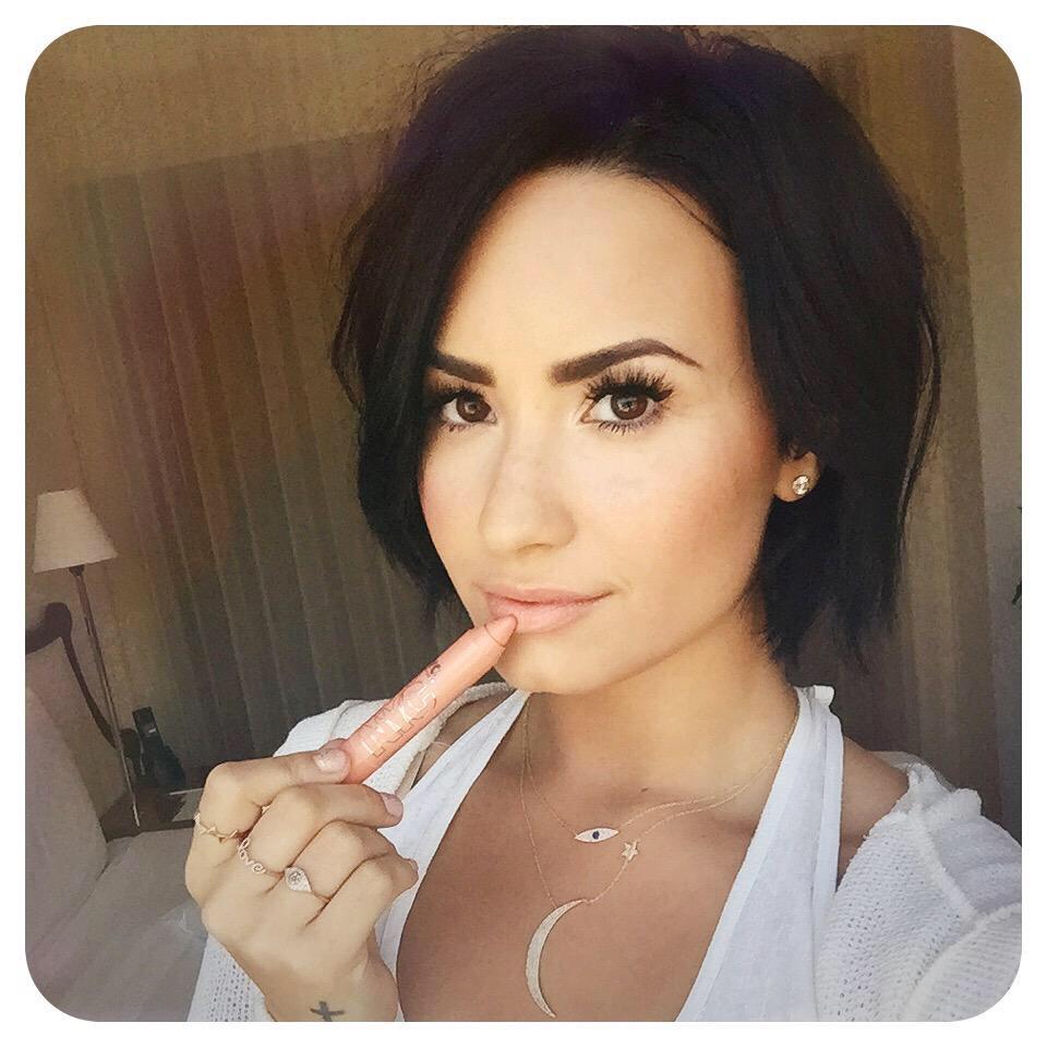 isparklelovato's tweet image. So bloody gorgeous