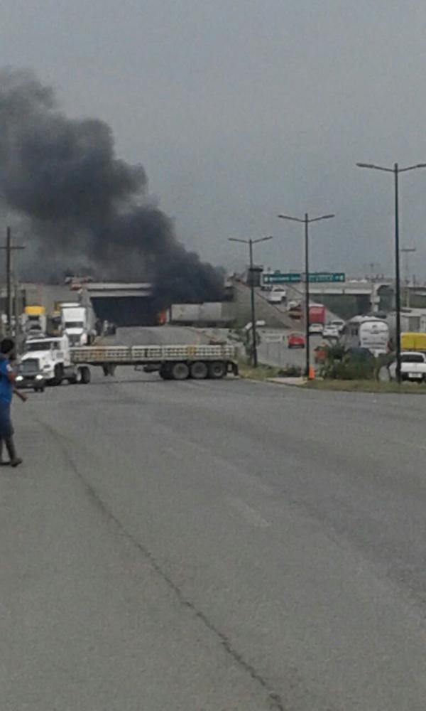 RedNoticiasOx's tweet photo. #PaisRed #Almomento #Tampico http://t.co/MuFAa1FcHB