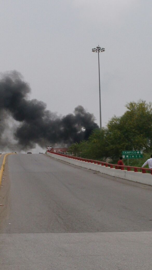 RedNoticiasOx's tweet photo. #PaisRed #Almomento #Tampico http://t.co/MuFAa1FcHB