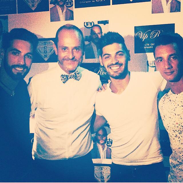 cfsalvaortega's tweet photo. Guapo @salvaortega acompañado con @nachomontestv guapossss😘💞🎀🍭 #myhyv #supervivientes #vivetelecinco #salvaortega http://t.co/tTkpD4QaeV