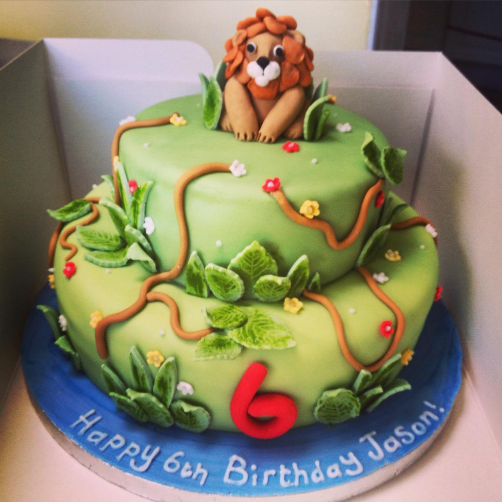LexiliciousCake's tweet photo. Raaaaa! #lion #cake #birthday http://t.co/NQI26FvHRw