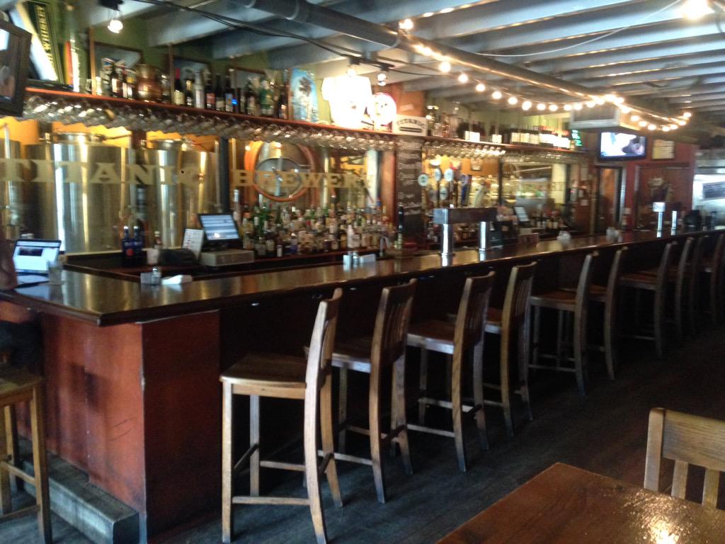 klrnco's tweet photo. Paying a visit to @TitanicBrewery for lunch #BeerStop #miamibreweries ๐ป http://t.co/SfCRBpMQlR