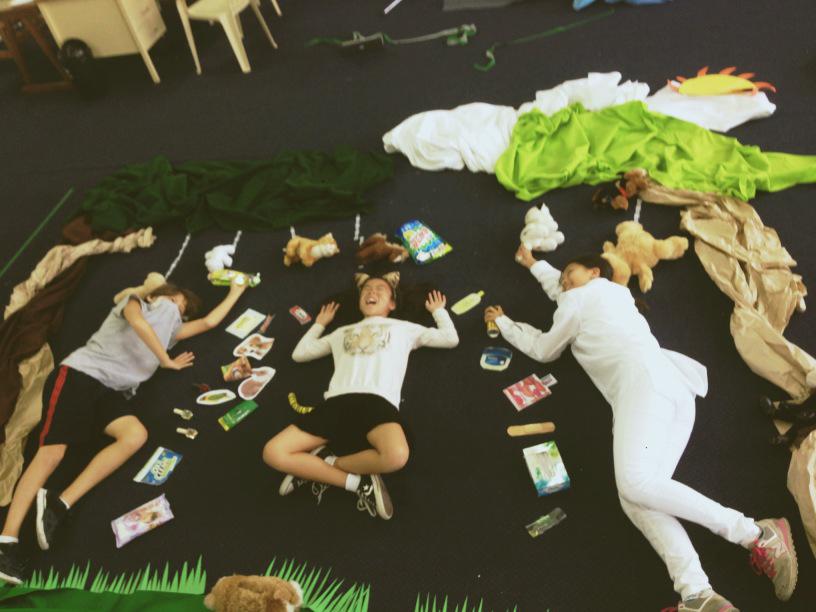 gisesilvar's tweet photo. gotta love elementary ✏️✂️📓 #internship #exhibitionproject @fdrinnovate http://t.co/8kBrRpKffC