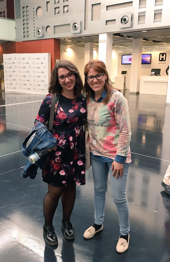 CarmenPr81's tweet photo. Hoy en #Marbella recuperando buenas costumbres! Un placer volver a coincidir compañera @BeaGallardoR #DesafioLab http://t.co/yrnwKGj9XO