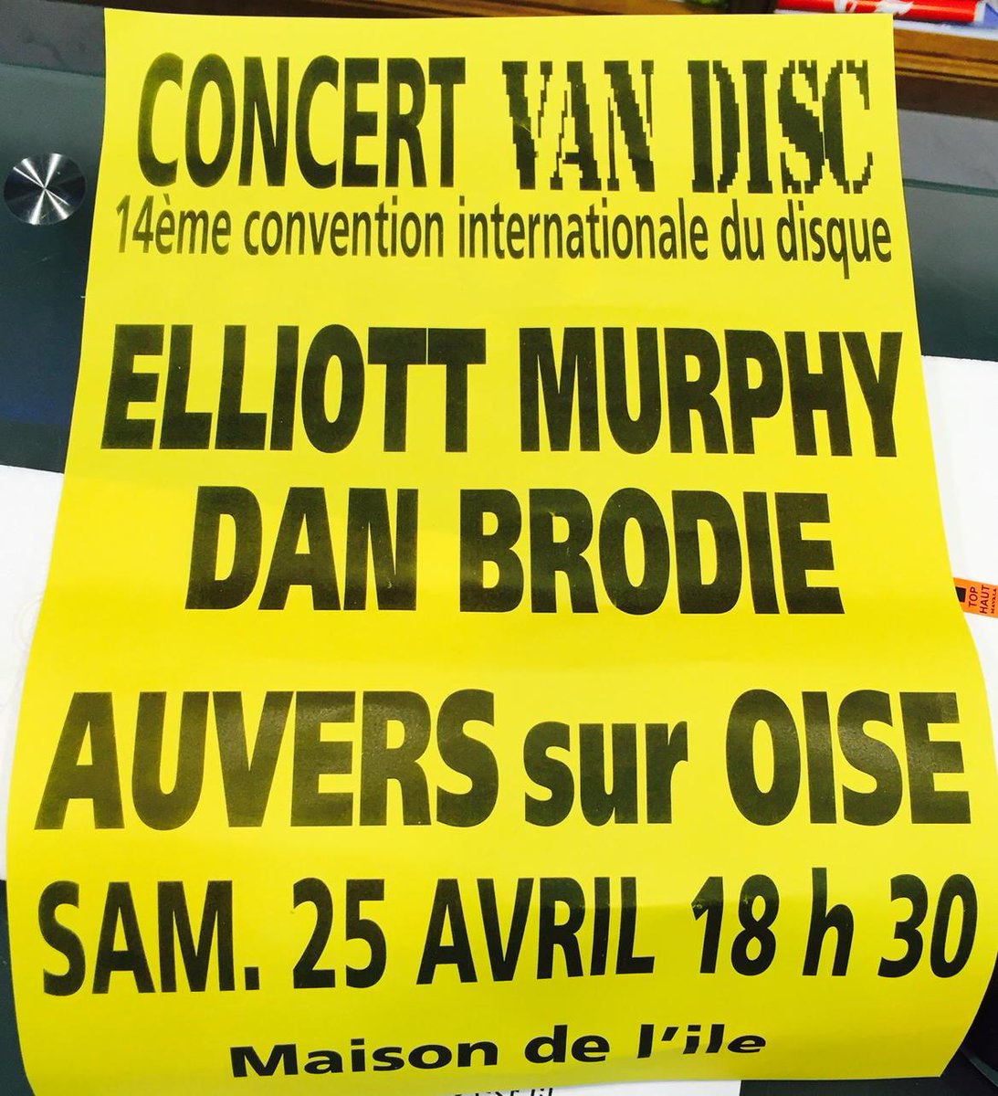 VandiscFR's tweet photo. #DanBrodie et @Elliottmurphy seront en #concert samedi 25 avril 18h30 lors de la convention du disque #VanDisc2015 ! http://t.co/L1HrIZr735