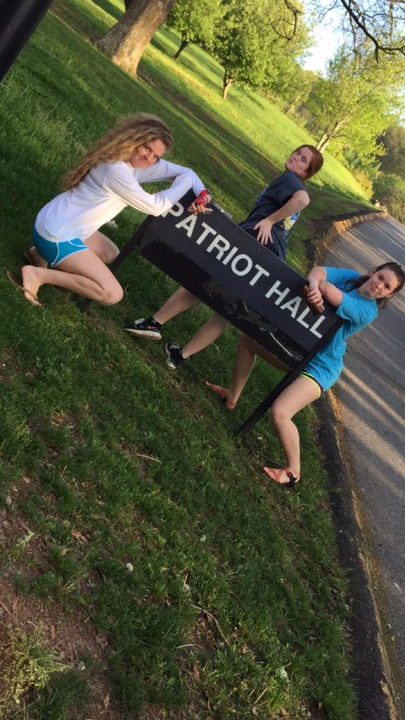 RitchieKayla's tweet photo. Hot new mixtape comin at ya live from Patriot 420 #bootydroppin http://t.co/2dz8RS1YqM