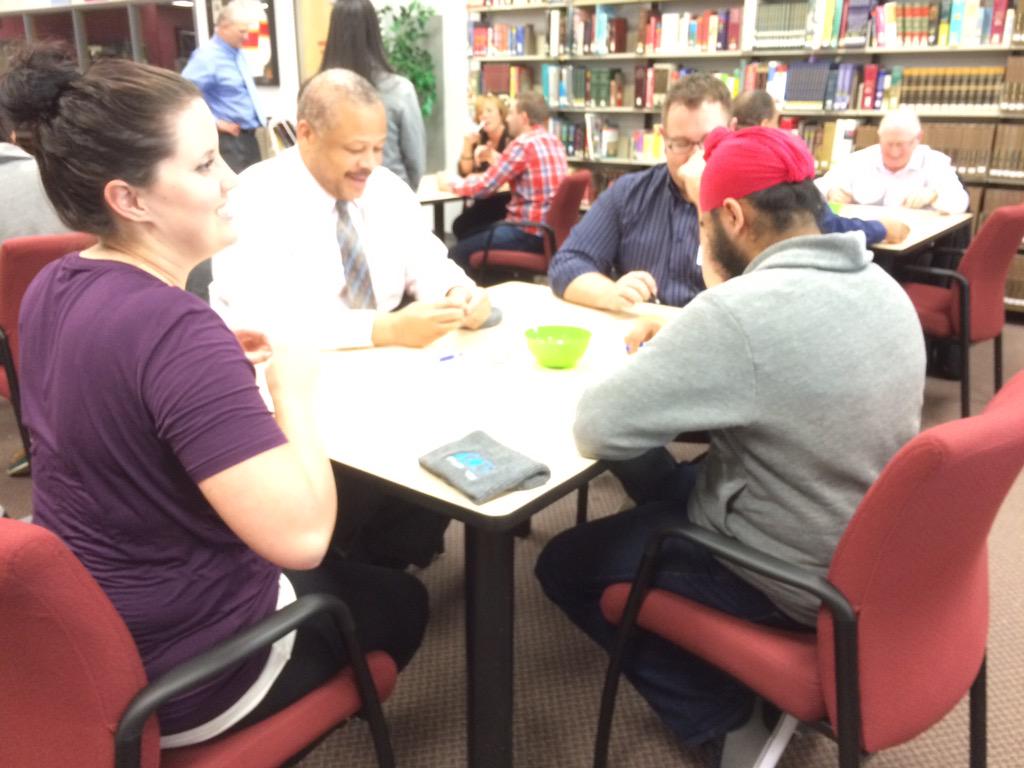 TheVijayManuel's tweet photo. #happeningnow #YC34 Shape Your Learning Part 2 #bced @KevinGodden1 @AbbotsfordSD34 @MacKay21 @gmbondi #studentvoice http://t.co/lNyUZrq528