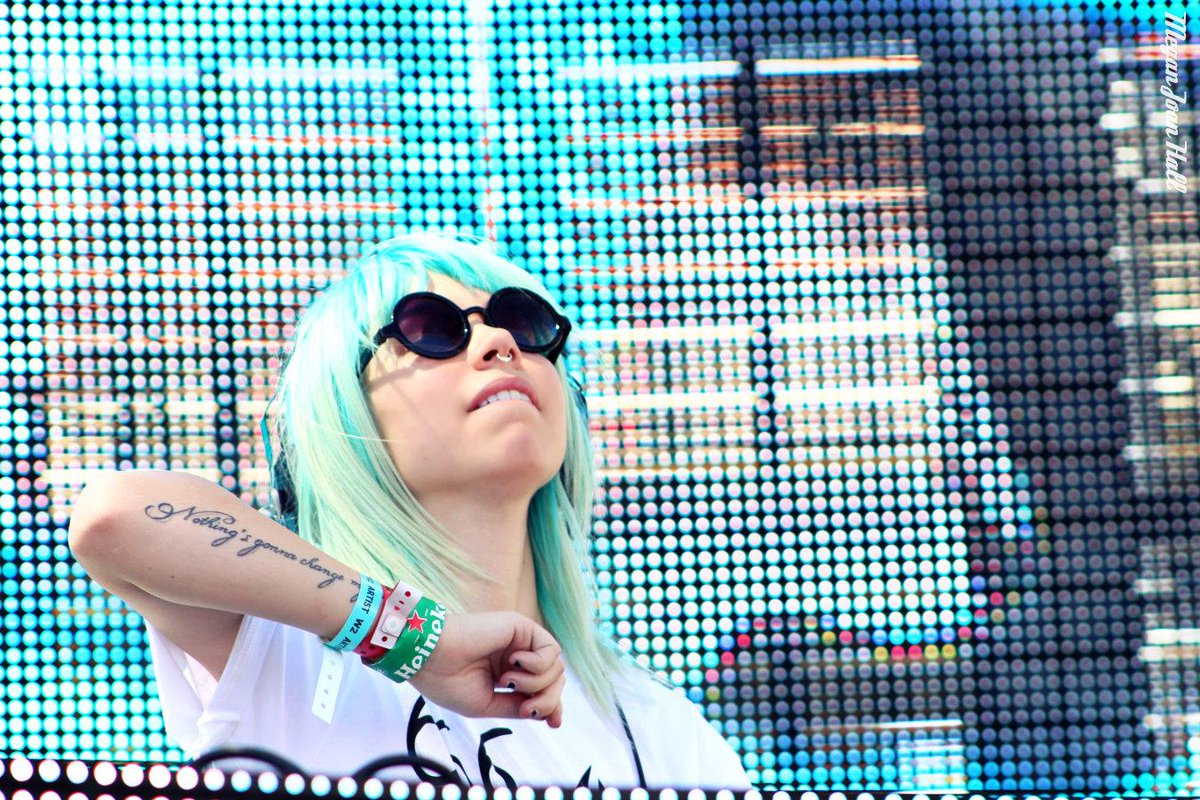 madmu5ic's tweet photo. A few more photo's taken of @hi_mija #LEDdayclub #palmsprings #madmu5ic http://t.co/vo7v53mOQz