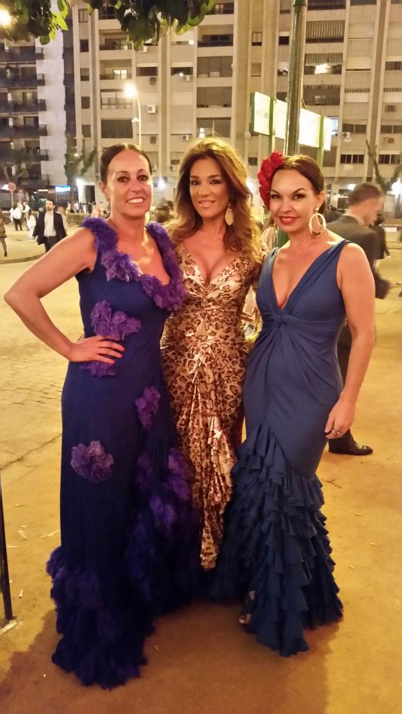 RaquelBollo's tweet photo. Pedazo de amigas!!!! Os adorooooo... http://t.co/MMZsUurF4d