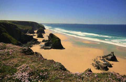 ILoveCornwallUK's tweet photo. Explore a new beach this summer with our fantastic online beach guide #loveCornwall http://t.co/zW09oti1sc http://t.co/haULQU4G91