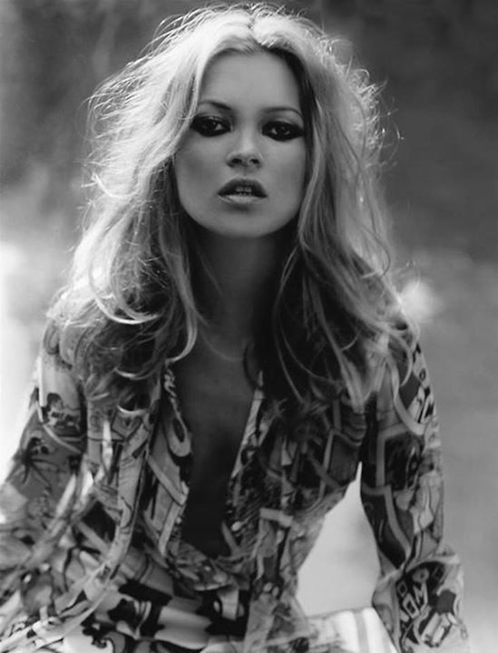 Our #WCW Kate Moss looking like a 70's Goddess <3