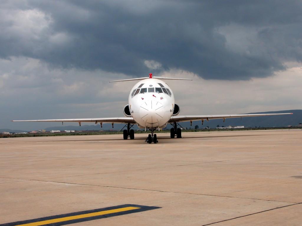 dreamlifter78's tweet photo. @MD80com #mcdonnelldouglas #md80 #_austrian http://t.co/pEXGpwasnZ