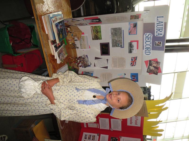 100thRegiment's tweet photo. Great day at @OttHeritageFair . Too many great projects to list! #ottnews @StittsCentral #Warof1812 @JimWatsonOttawa http://t.co/Ycb1NHeUpH