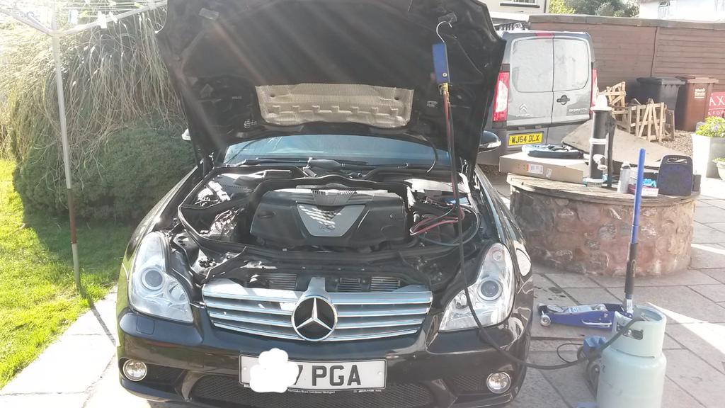 AUTOAC2's tweet photo. Condenser had a leak on the inside of the coil, next to radiator.  Not easy to pinpoint.Diagnostics to clear code. http://t.co/TCq6fZKUMg