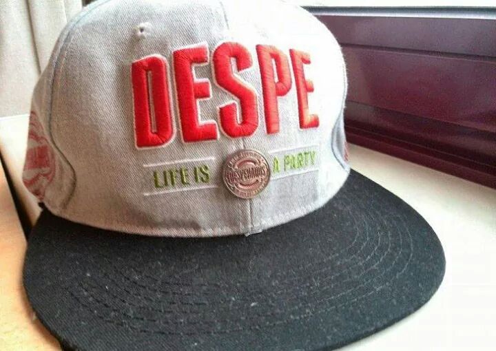 FakbarDulci's tweet photo. Vanavond Desperados Red €1,50. Koop er 4 en je krijgt een coole pet! http://t.co/dAkM1mBkde