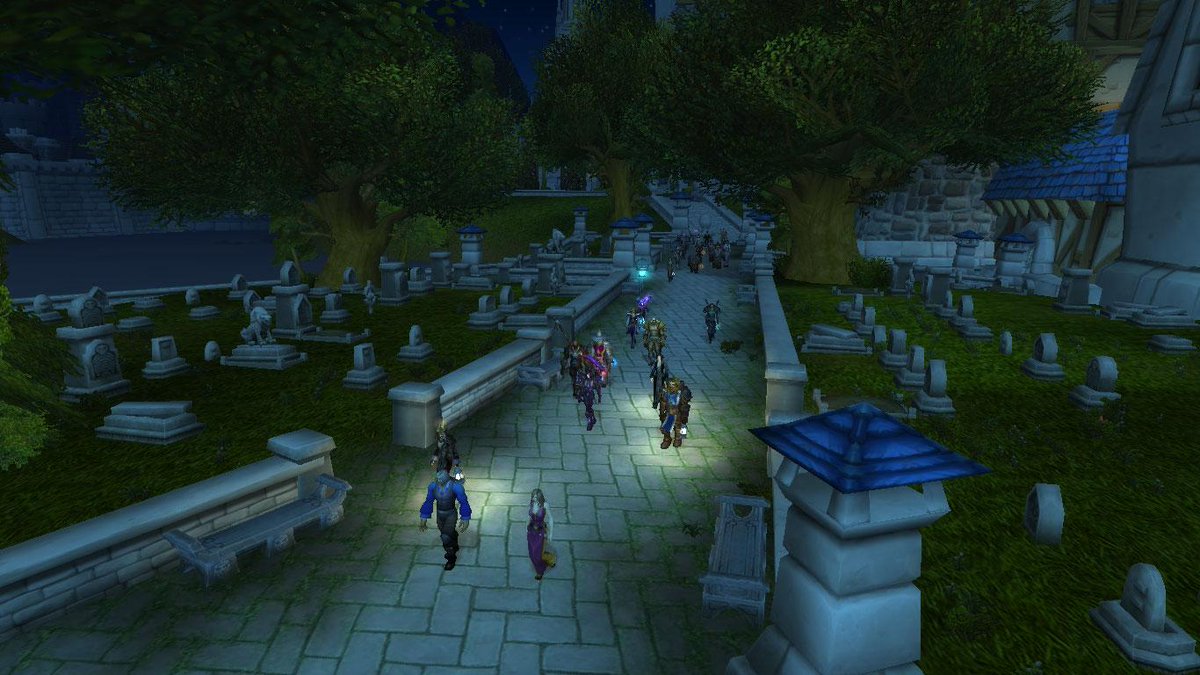 AlexVLutgardis's tweet image. La procession continue de nuit au cimetière ! #Warcraft  #RolePlayEvent