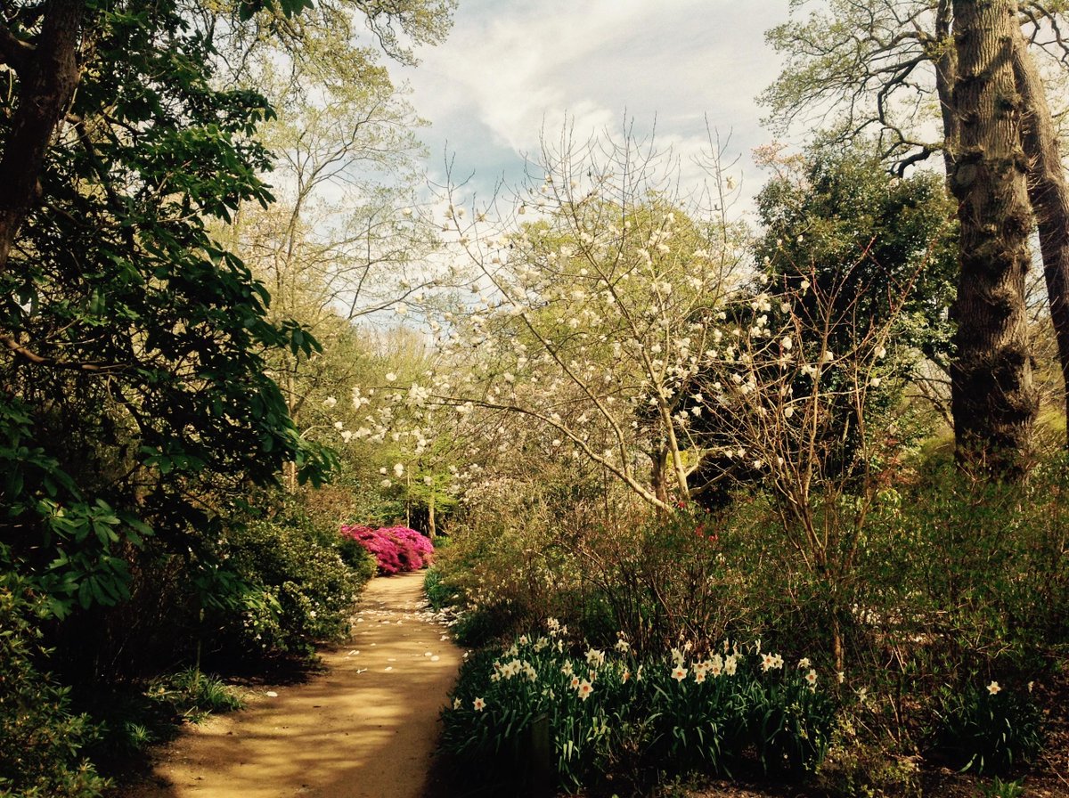 The purest and most thoughtful minds are those which love colour the most-
John Ruskin. #SavillGarden @WindsorGtPark