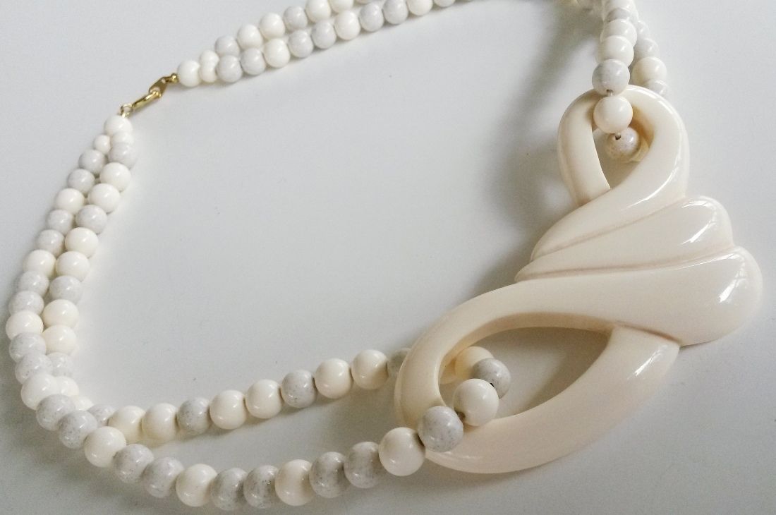 1980s #ArtDeco #CarvedLucite #Ivory Color Focal Center Bead #Choker #Necklace ebay.com/itm/-/12163038…? #gotvintage