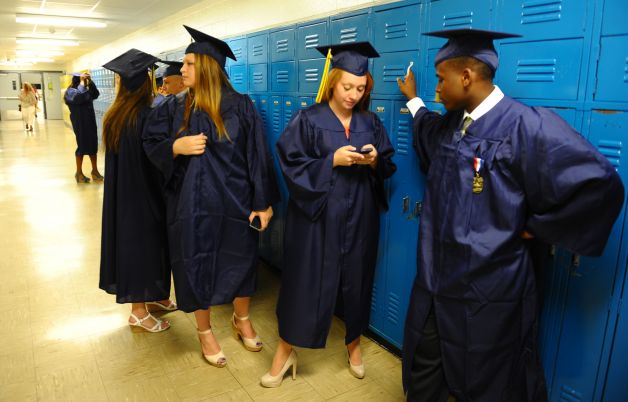 RemindHQ's tweet photo. New post! 5 Ways to Help Students Successfully Prepare for College http://t.co/ljhId3CgcP  @packardj #ptchat #scchat http://t.co/j7lhHFmuzh
