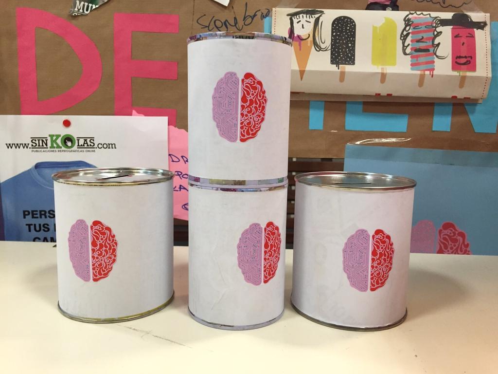 Aquí tenéis las huchas que estarán en vuestras clases para que vayáis ahorrando para vuestro viaje de fin de curso!